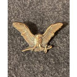 Harci turul bronz kitűző